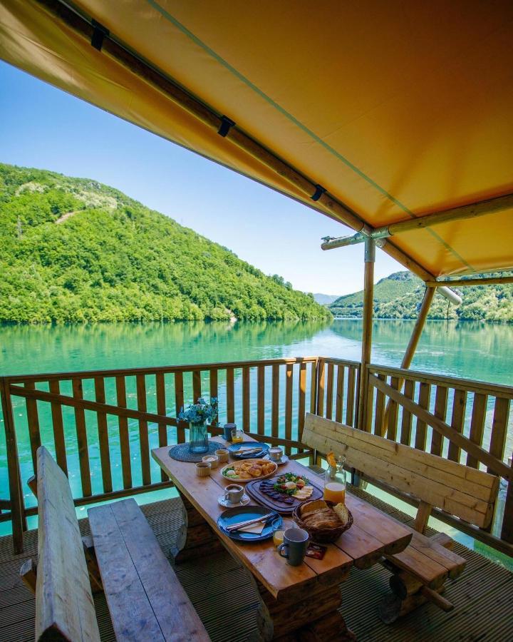 מלון Jablanica Glamping Bagrem מראה חיצוני תמונה