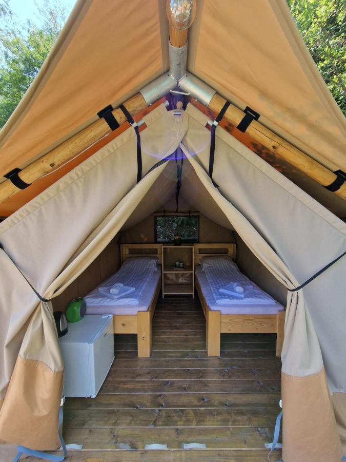 מלון Jablanica Glamping Bagrem מראה חיצוני תמונה