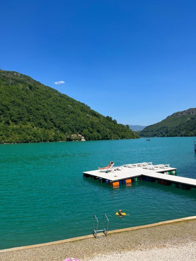 מלון Jablanica Glamping Bagrem מראה חיצוני תמונה
